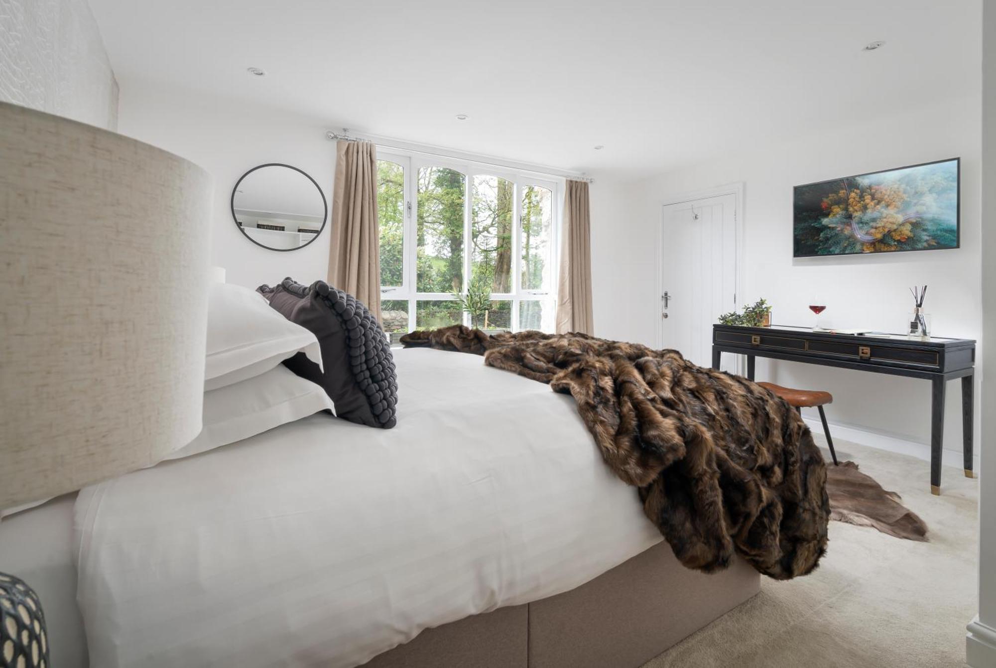 Aphrodites Group - Luxury Hot Tub Suites In Central Lake District! Боунесс-он-Віндермір Екстер'єр фото
