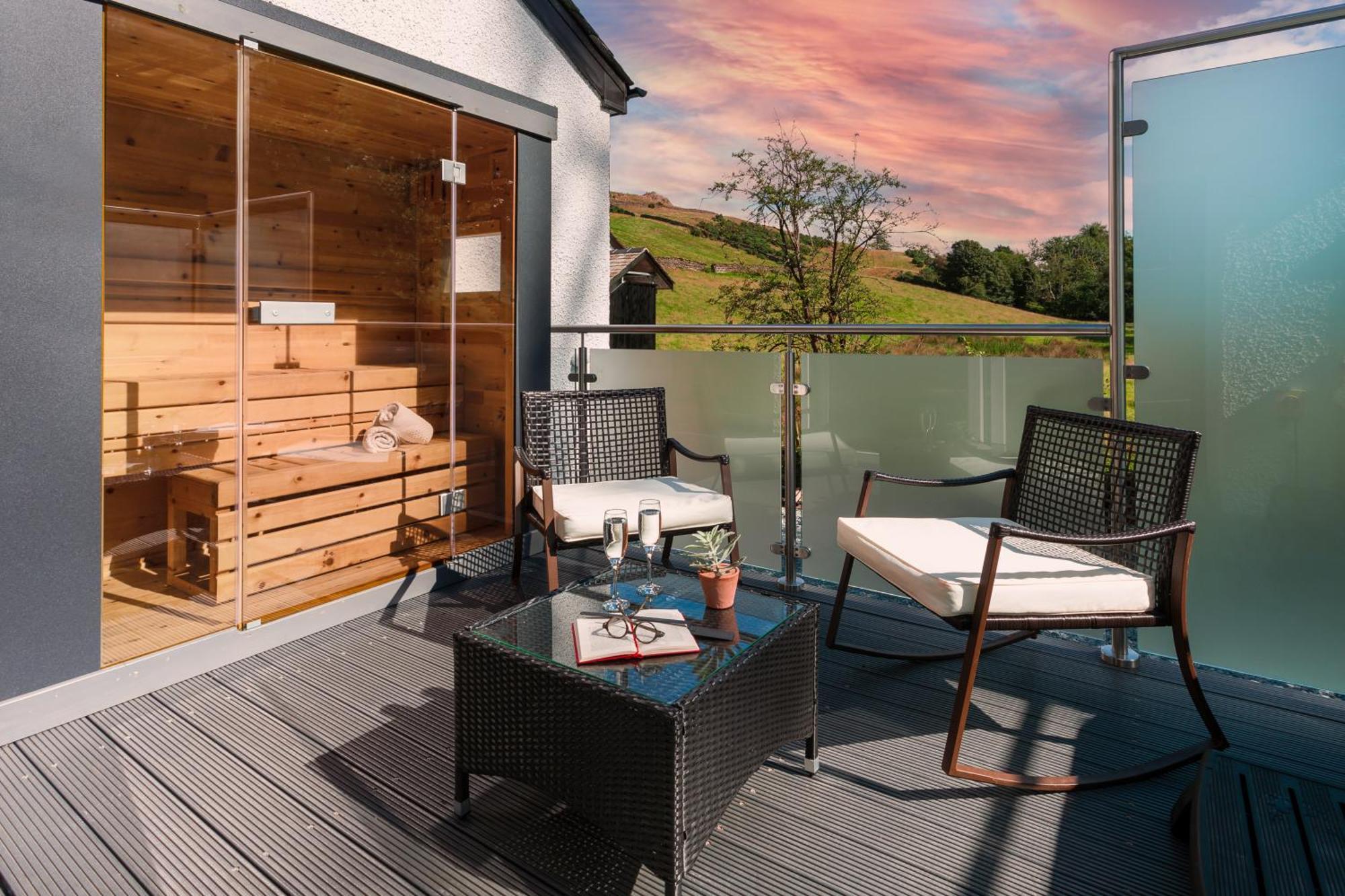 Aphrodites Group - Luxury Hot Tub Suites In Central Lake District! Боунесс-он-Віндермір Екстер'єр фото