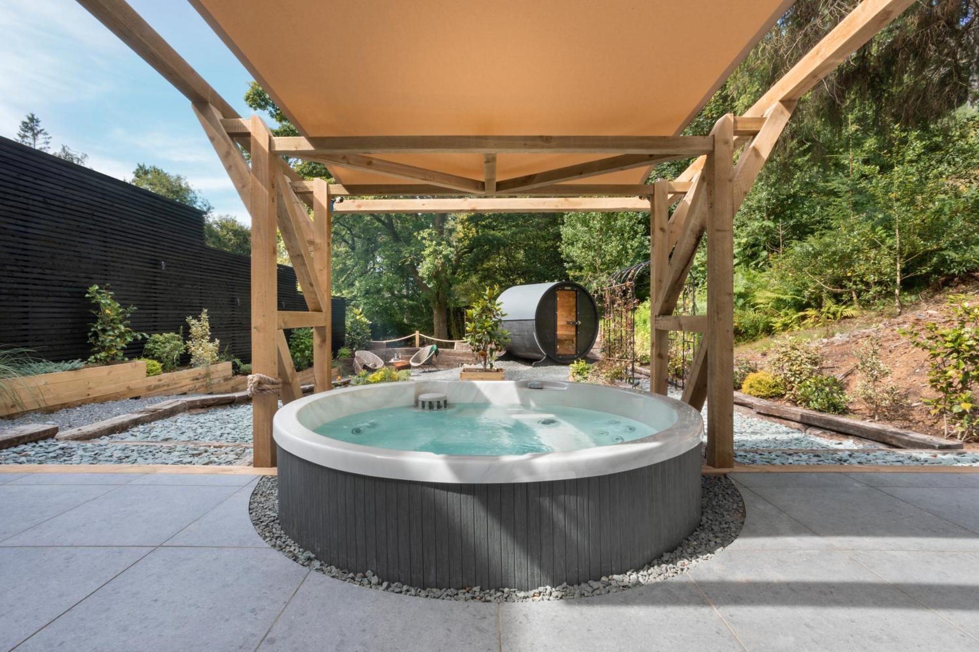 Aphrodites Group - Luxury Hot Tub Suites In Central Lake District! Боунесс-он-Віндермір Екстер'єр фото