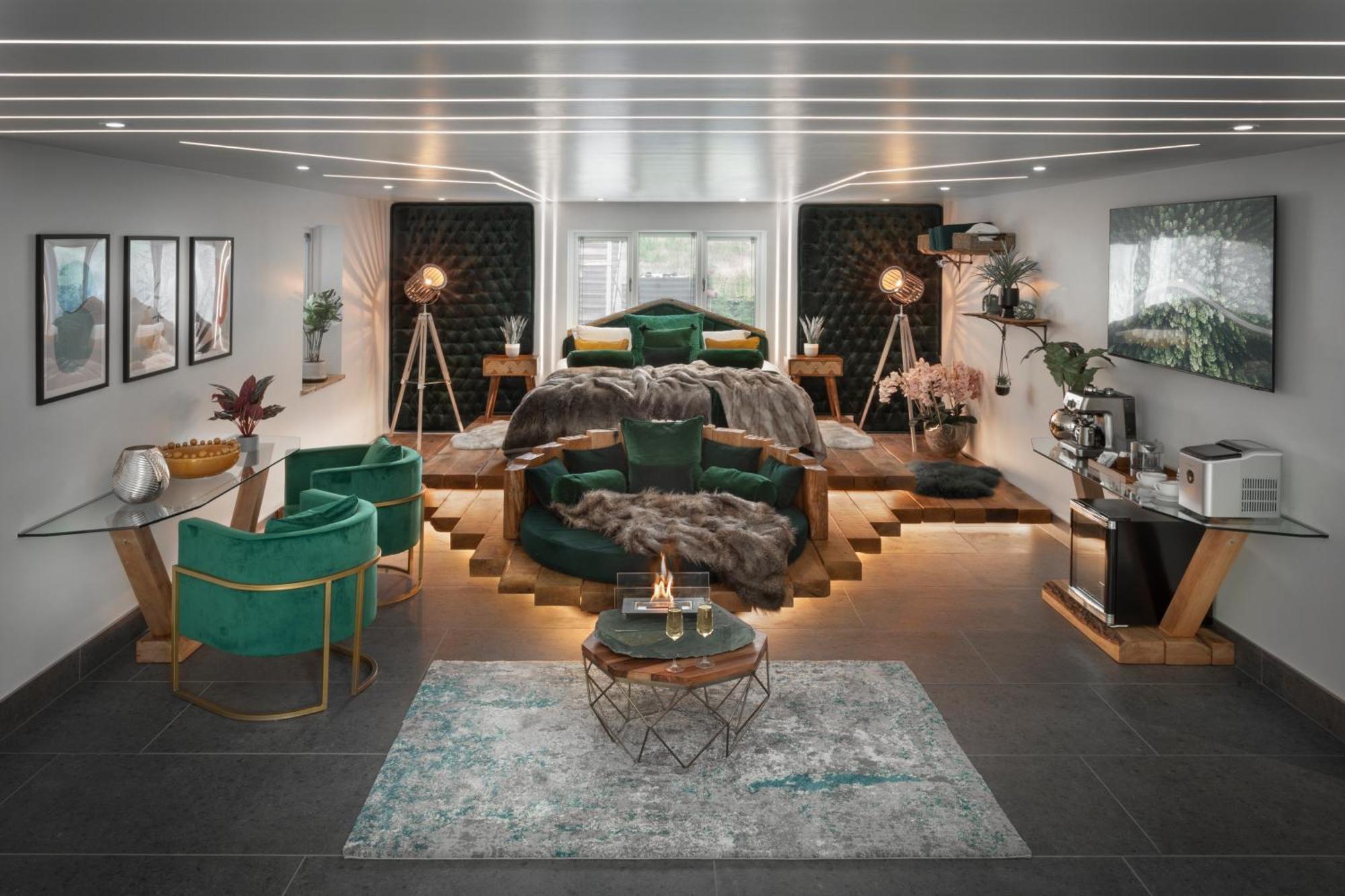 Aphrodites Group - Luxury Hot Tub Suites In Central Lake District! Боунесс-он-Віндермір Екстер'єр фото