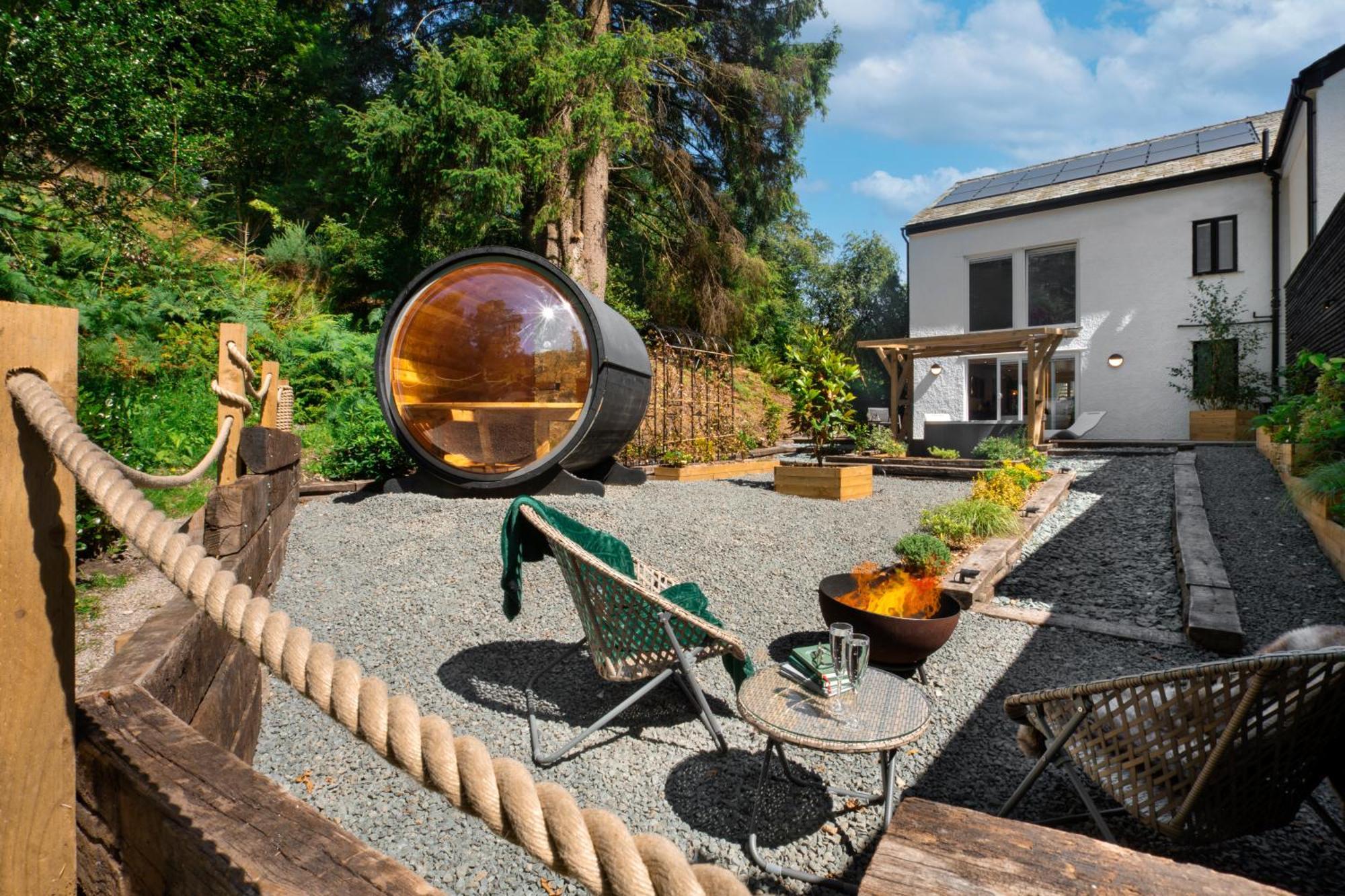 Aphrodites Group - Luxury Hot Tub Suites In Central Lake District! Боунесс-он-Віндермір Екстер'єр фото
