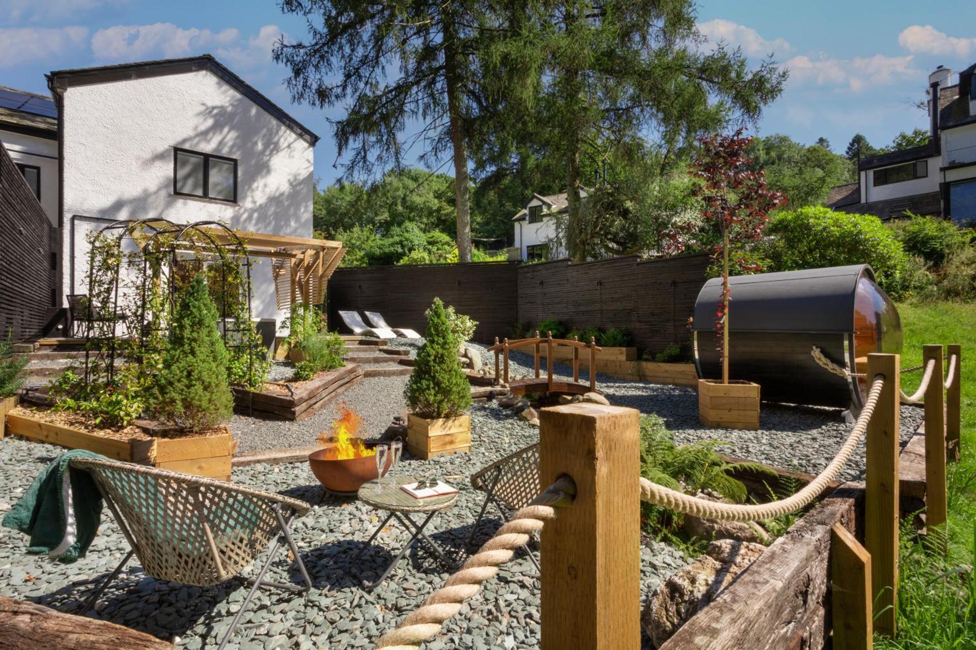 Aphrodites Group - Luxury Hot Tub Suites In Central Lake District! Боунесс-он-Віндермір Екстер'єр фото