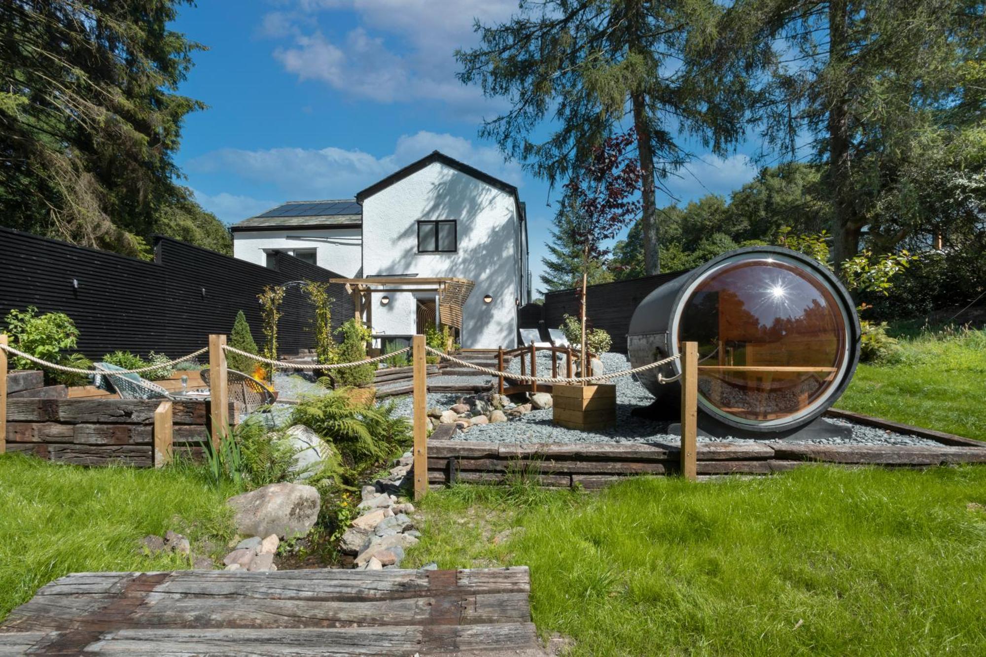 Aphrodites Group - Luxury Hot Tub Suites In Central Lake District! Боунесс-он-Віндермір Екстер'єр фото