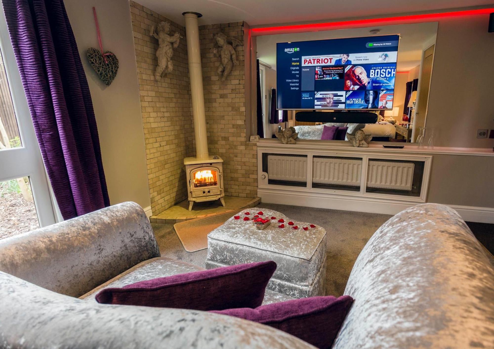 Aphrodites Group - Luxury Hot Tub Suites In Central Lake District! Боунесс-он-Віндермір Екстер'єр фото