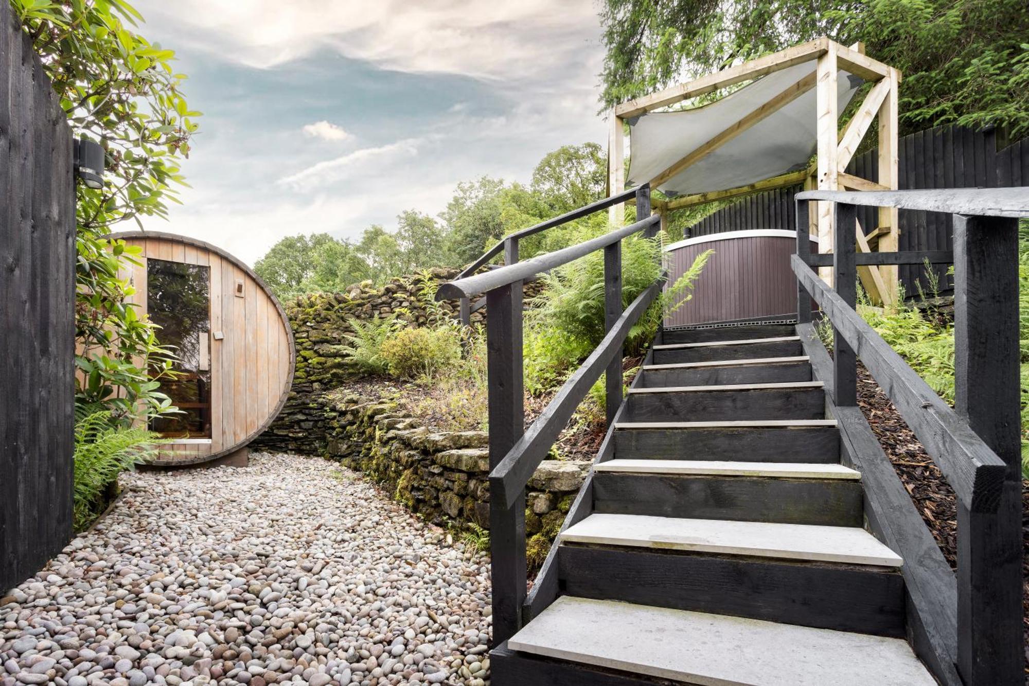 Aphrodites Group - Luxury Hot Tub Suites In Central Lake District! Боунесс-он-Віндермір Екстер'єр фото