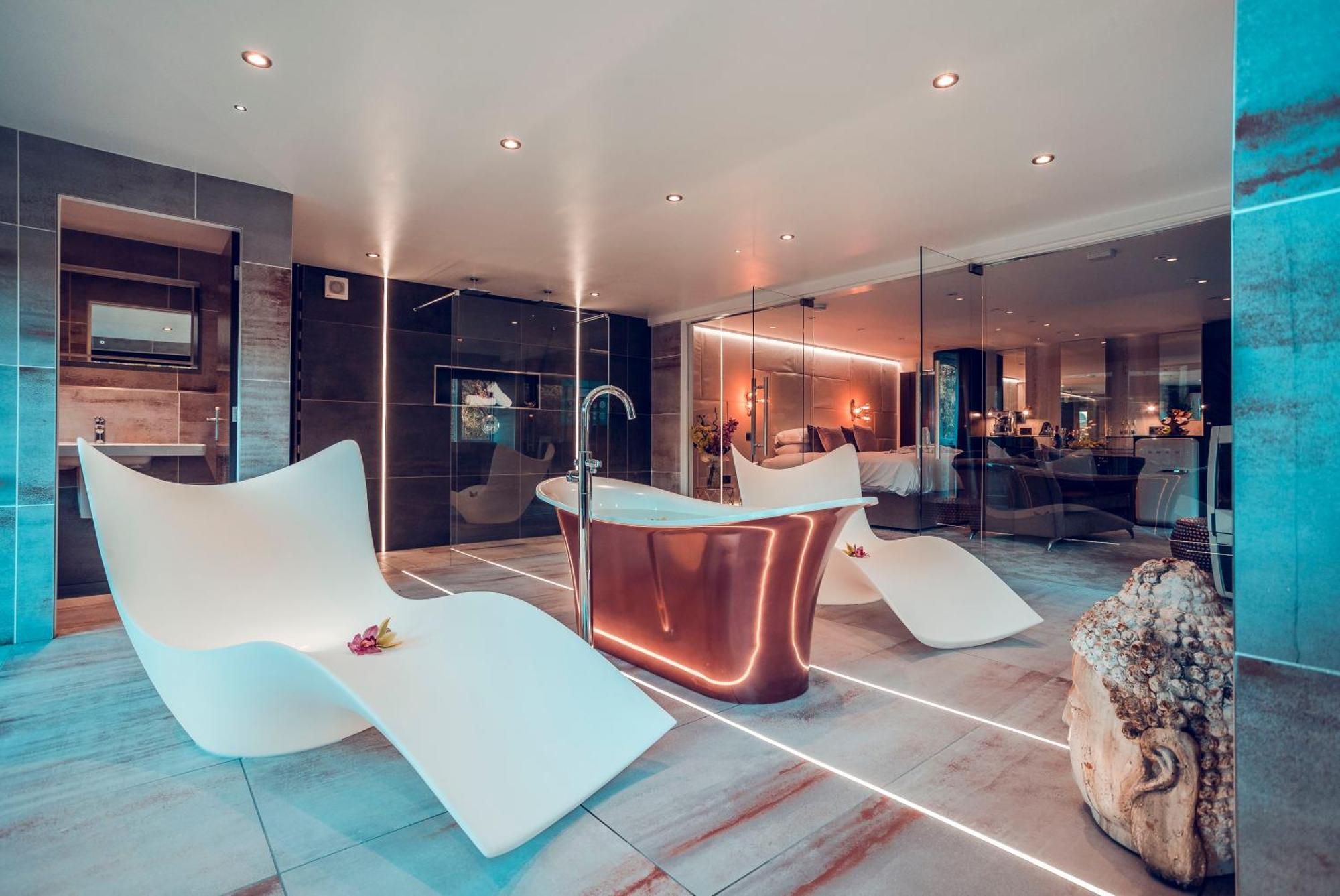 Aphrodites Group - Luxury Hot Tub Suites In Central Lake District! Боунесс-он-Віндермір Екстер'єр фото