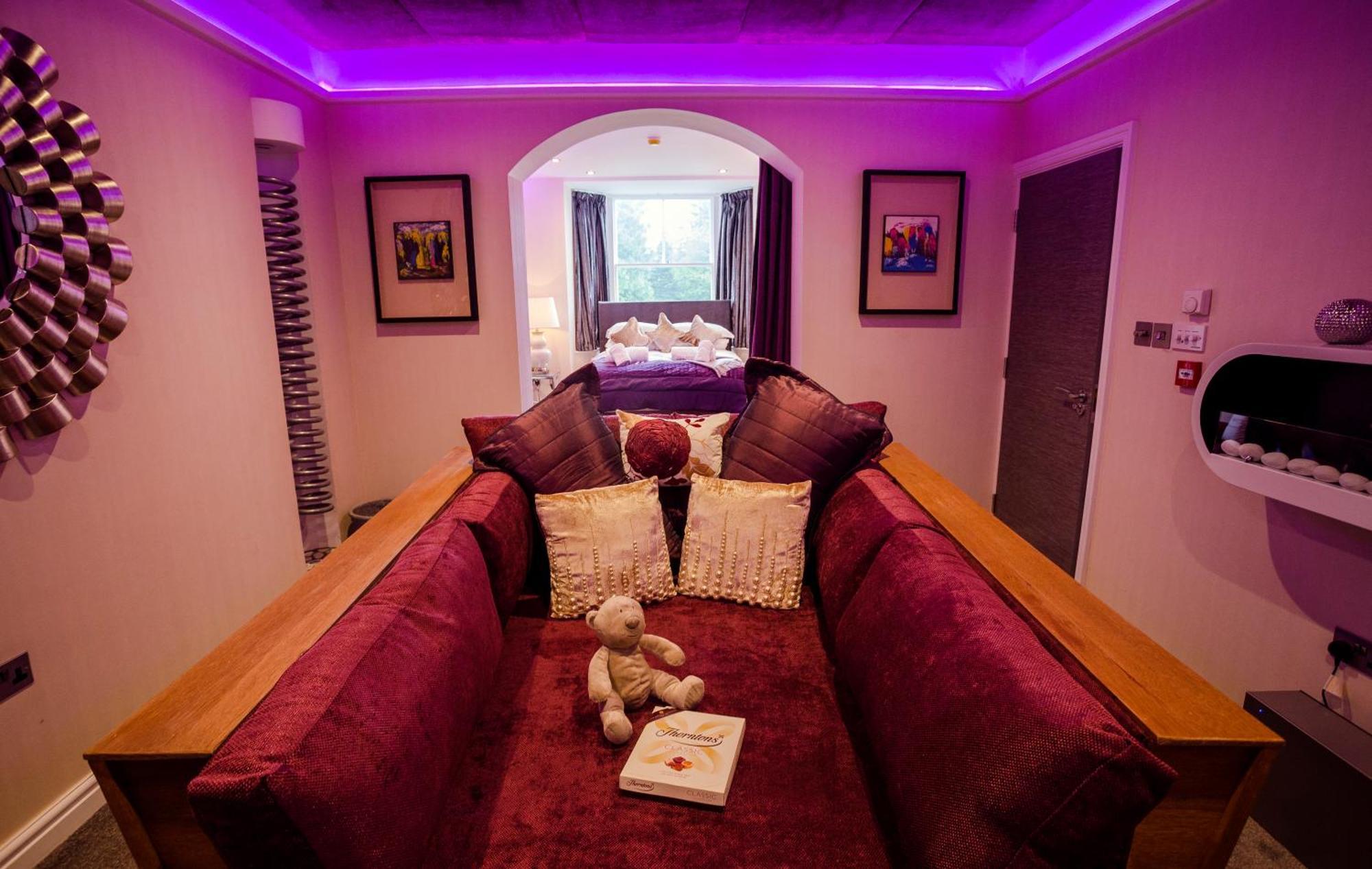 Aphrodites Group - Luxury Hot Tub Suites In Central Lake District! Боунесс-он-Віндермір Екстер'єр фото