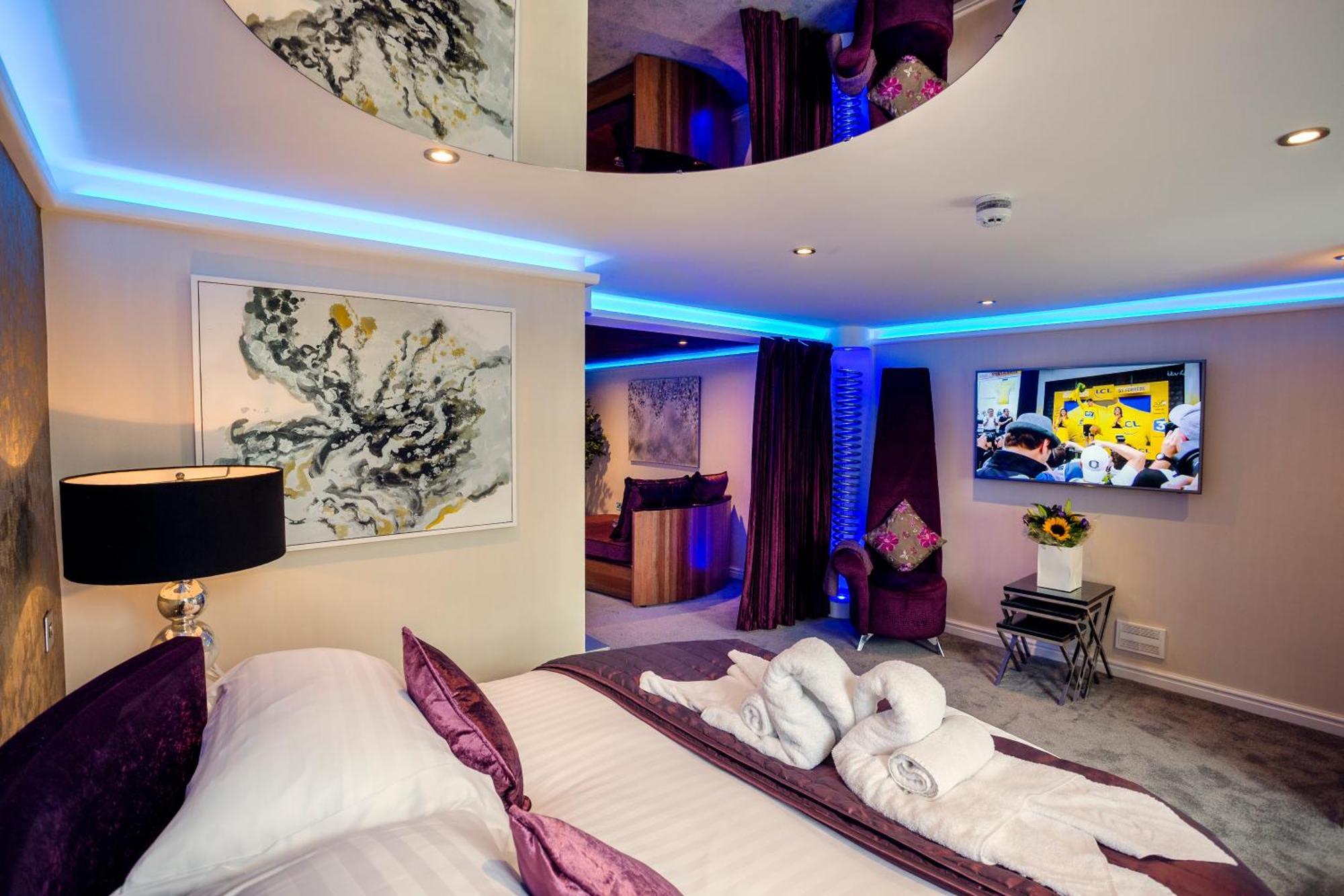 Aphrodites Group - Luxury Hot Tub Suites In Central Lake District! Боунесс-он-Віндермір Екстер'єр фото