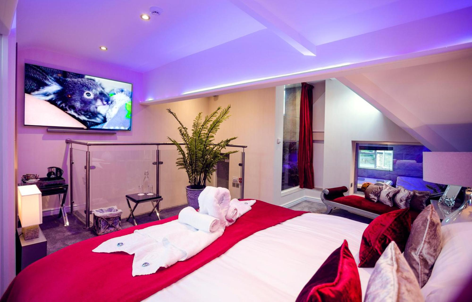 Aphrodites Group - Luxury Hot Tub Suites In Central Lake District! Боунесс-он-Віндермір Екстер'єр фото
