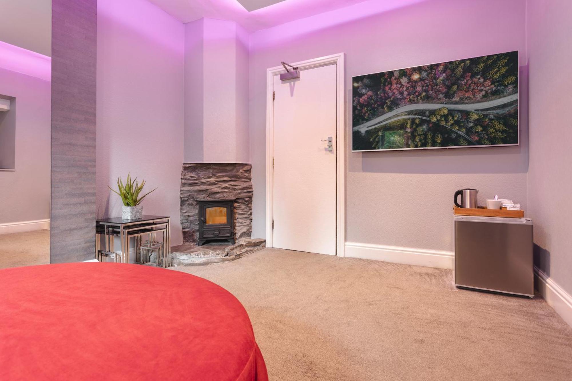 Aphrodites Group - Luxury Hot Tub Suites In Central Lake District! Боунесс-он-Віндермір Екстер'єр фото